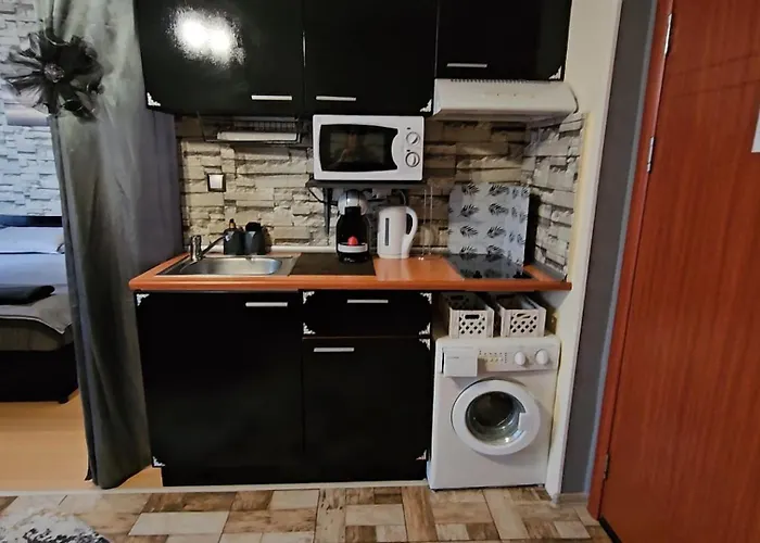 67 & 16 Rainbow Complex アパート サニービーチ